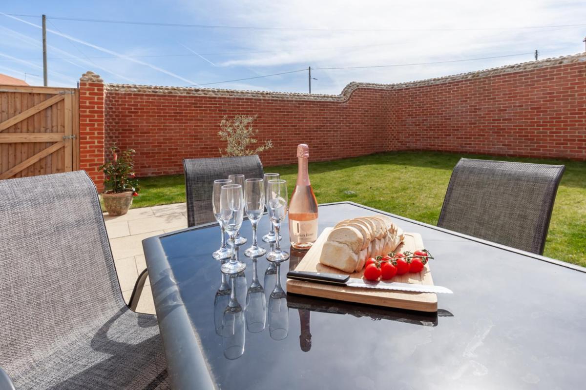 Choseley Cottage - Norfolk Cottage Agency Docking Buitenkant foto